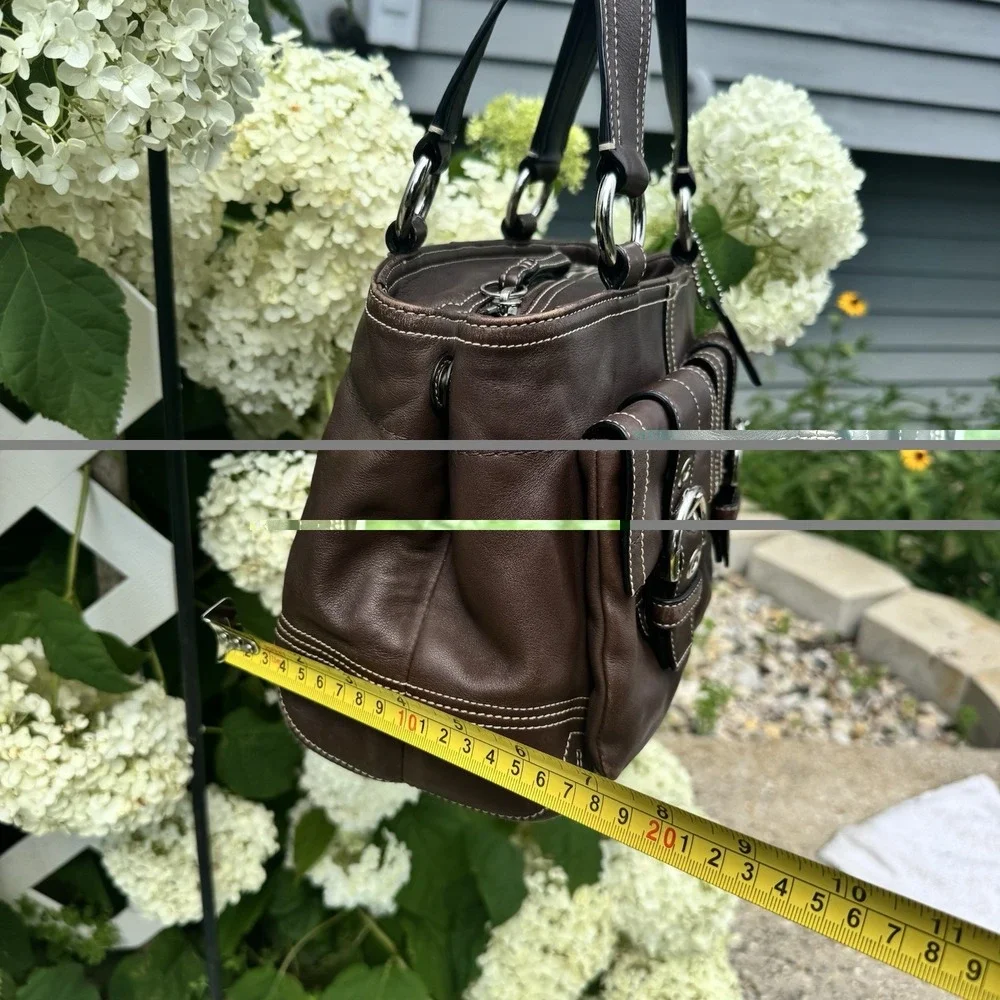 COACH SOHO Tote Chocolate Brown Buckle, Snap, Zip Shoulder Bag Purse EUC